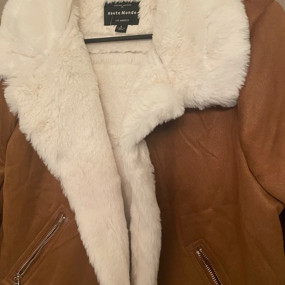 Soft and cozy suede Brown jacket with cream white fur lined - Picture 3 of 3